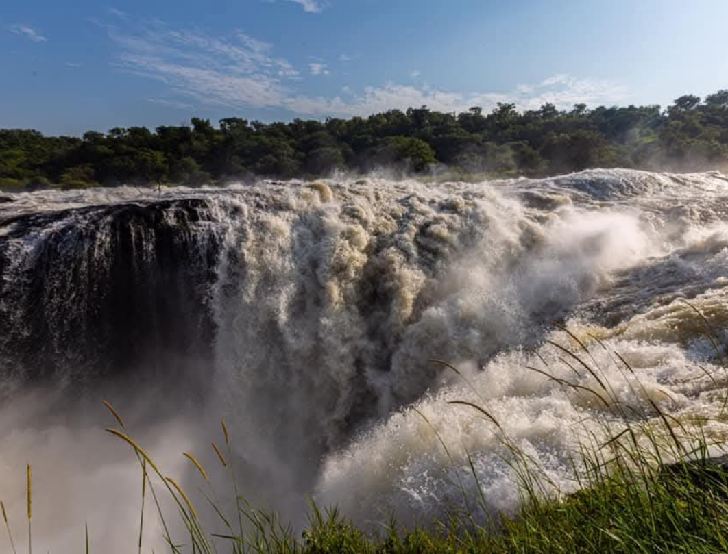 5 Days Uganda Safari – Murchison Falls & Chimpanzee Tracking Adventure